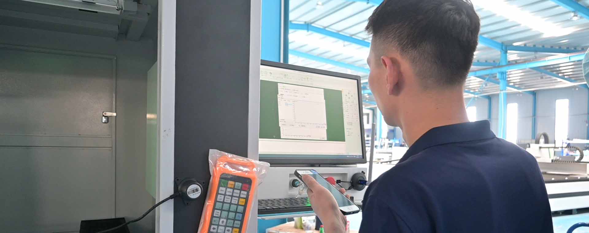 Mini fiber laser cutter